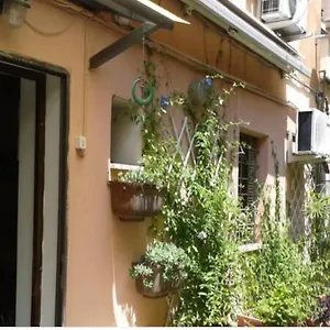 https://trastevere-with-garden-bamb-gesu-hosp-john-cabot.it-romehotels.com