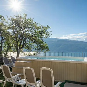  Vakantiehuis Piccola Meraviglia Sul Garda