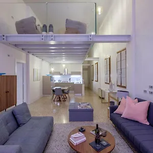 https://ca-molin-cuoridoro-massari.hotelslidodijesolo.com